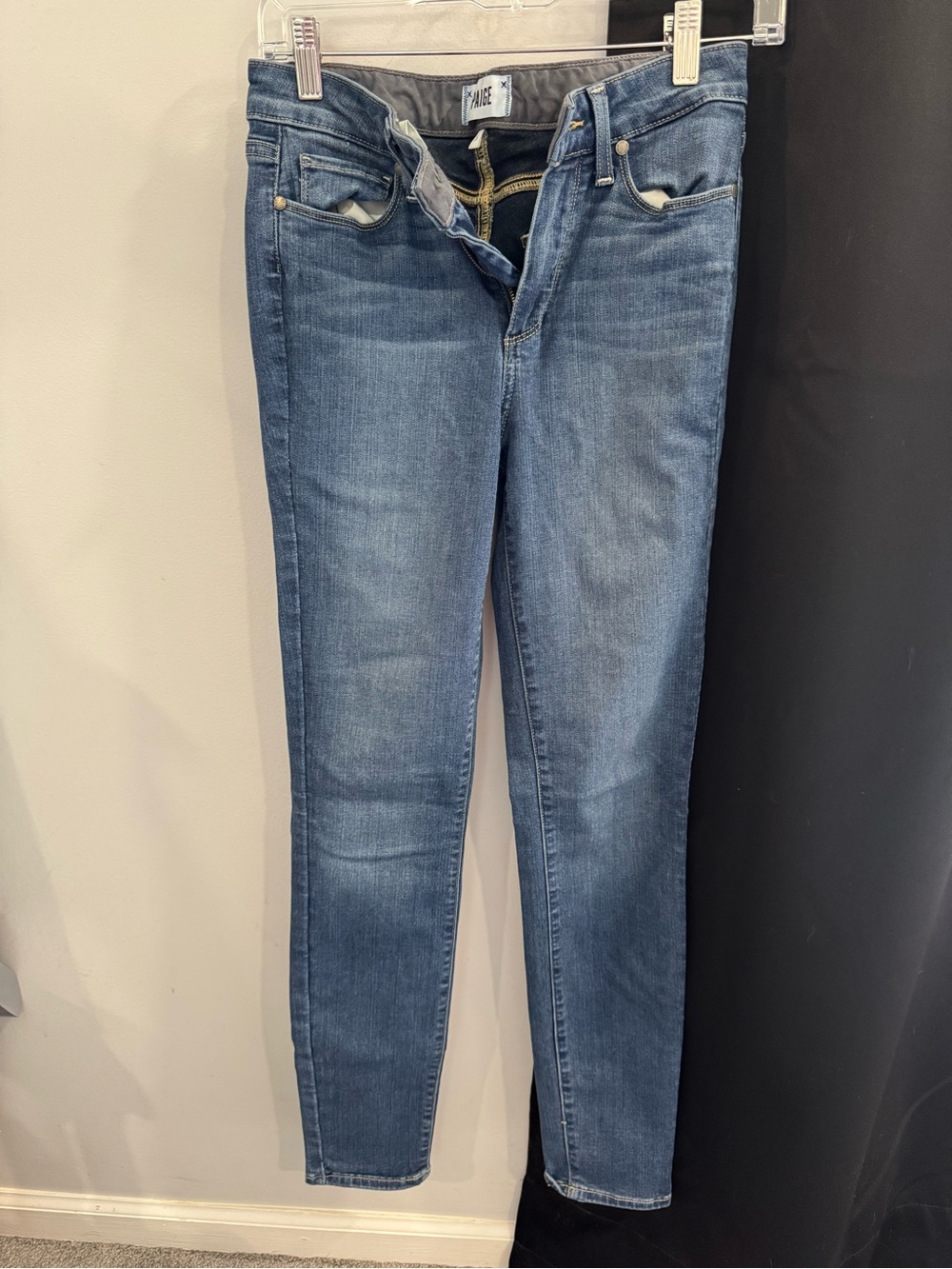 PAIGE Hoxton Ultra Skinny Jeans Women’s Size 26 Medium Wash